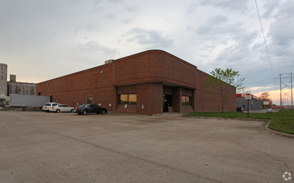 5901 E Front St, Kansas City, MO for lease - Building Photo - Image 2 of 3