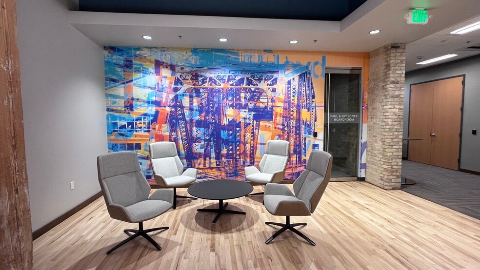 247 W Freshwater Way, Milwaukee, WI for lease - Interior Photo - Image 3 of 13