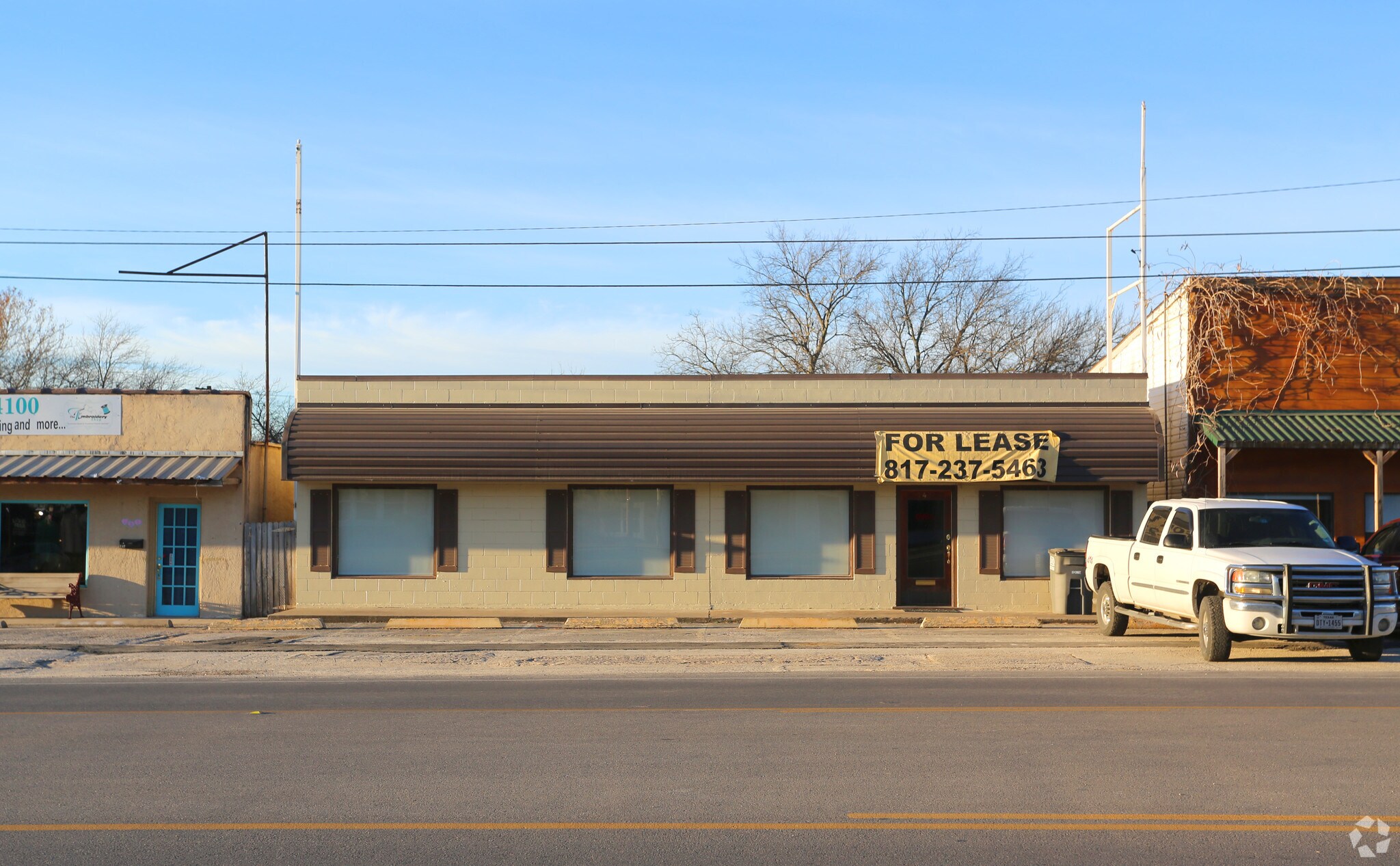 141 W Main St, Azle, TX for sale Primary Photo- Image 1 of 1