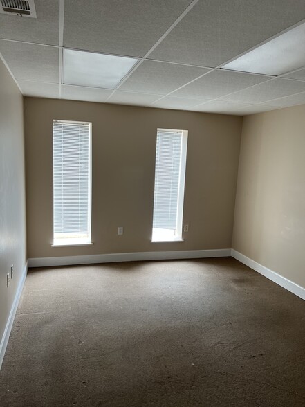 906 Skipper Ave, Fort Walton Beach, FL for lease - Building Photo - Image 3 of 20