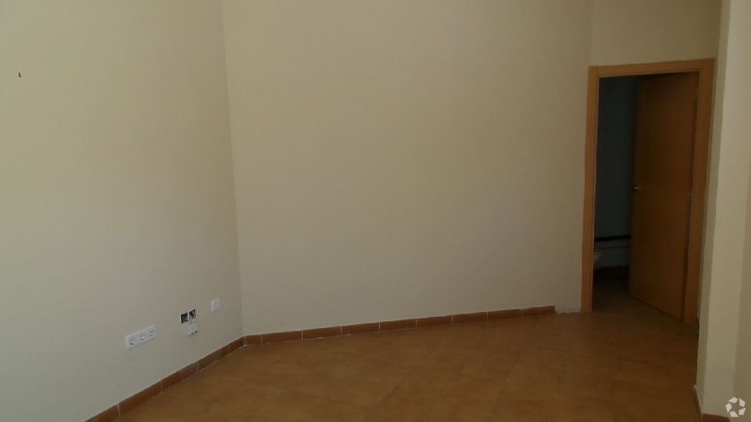 Retail in Boadilla Del Monte, MAD for lease Interior Photo- Image 1 of 2