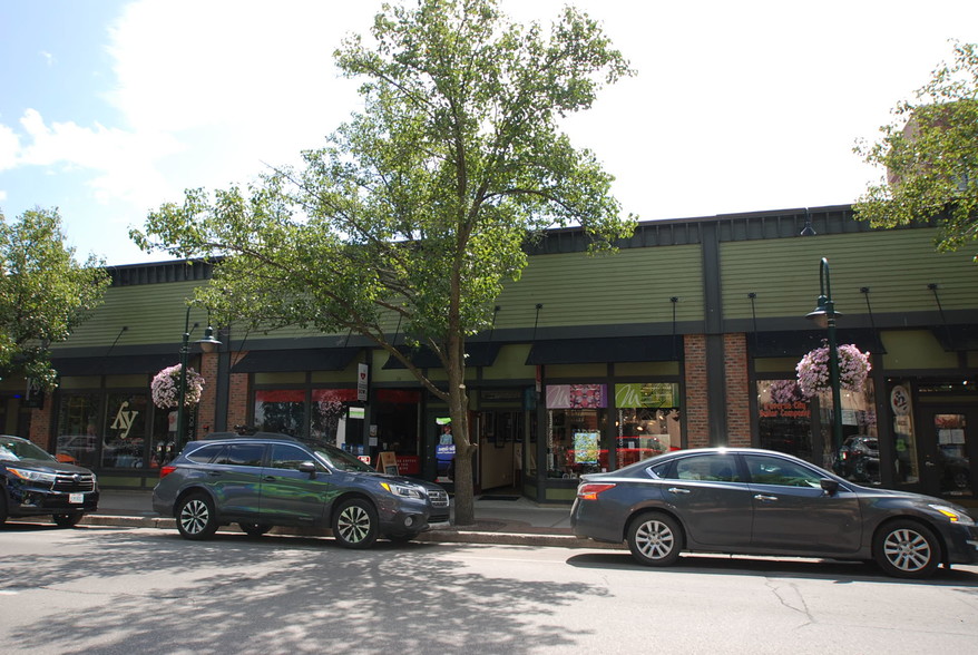 322 E Front St, Traverse City, MI for lease - Primary Photo - Image 1 of 25