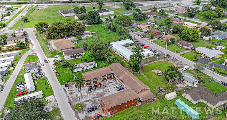 241 NW 11th St Belle Glade FL - 241 NW 11th St Belle Glade FL Building Photo 2 Large