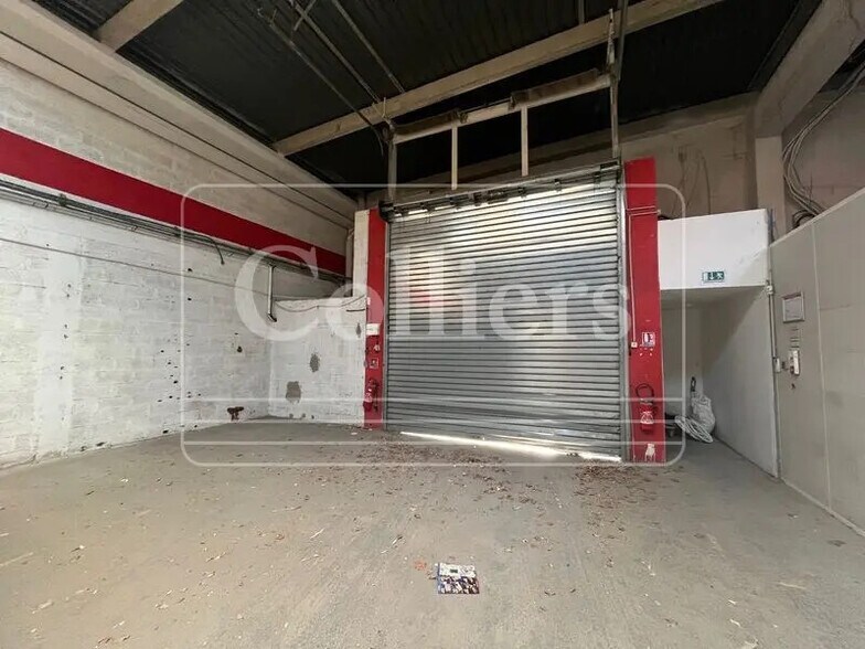 Office in Vitrolles for lease - Interior Photo - Image 3 of 10