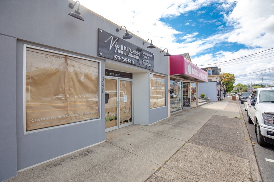 390 Ramapo Valley Rd, Oakland, NJ for lease - Building Photo - Image 1 of 47