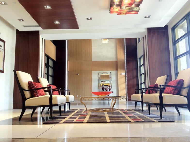 1170 Kane Concourse, Bay Harbor Islands, FL for sale - Lobby - Image 1 of 1