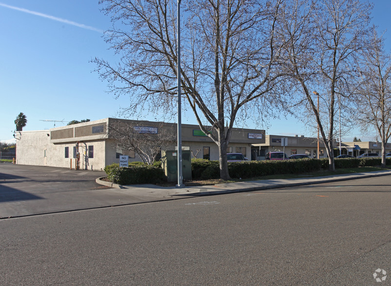 7475 Murray Dr, Stockton, CA for lease - Primary Photo - Image 1 of 3