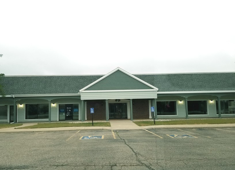 1650 Madison Ave, Mankato, MN for lease - Building Photo - Image 2 of 27