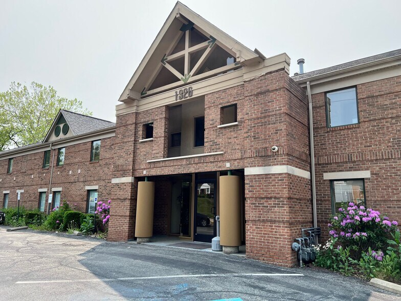 1326 Freeport Rd, Pittsburgh, PA for lease - Primary Photo - Image 1 of 7