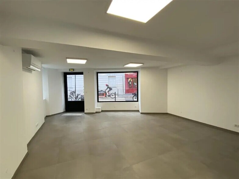 Office in Paris for sale - Building Photo - Image 2 of 7