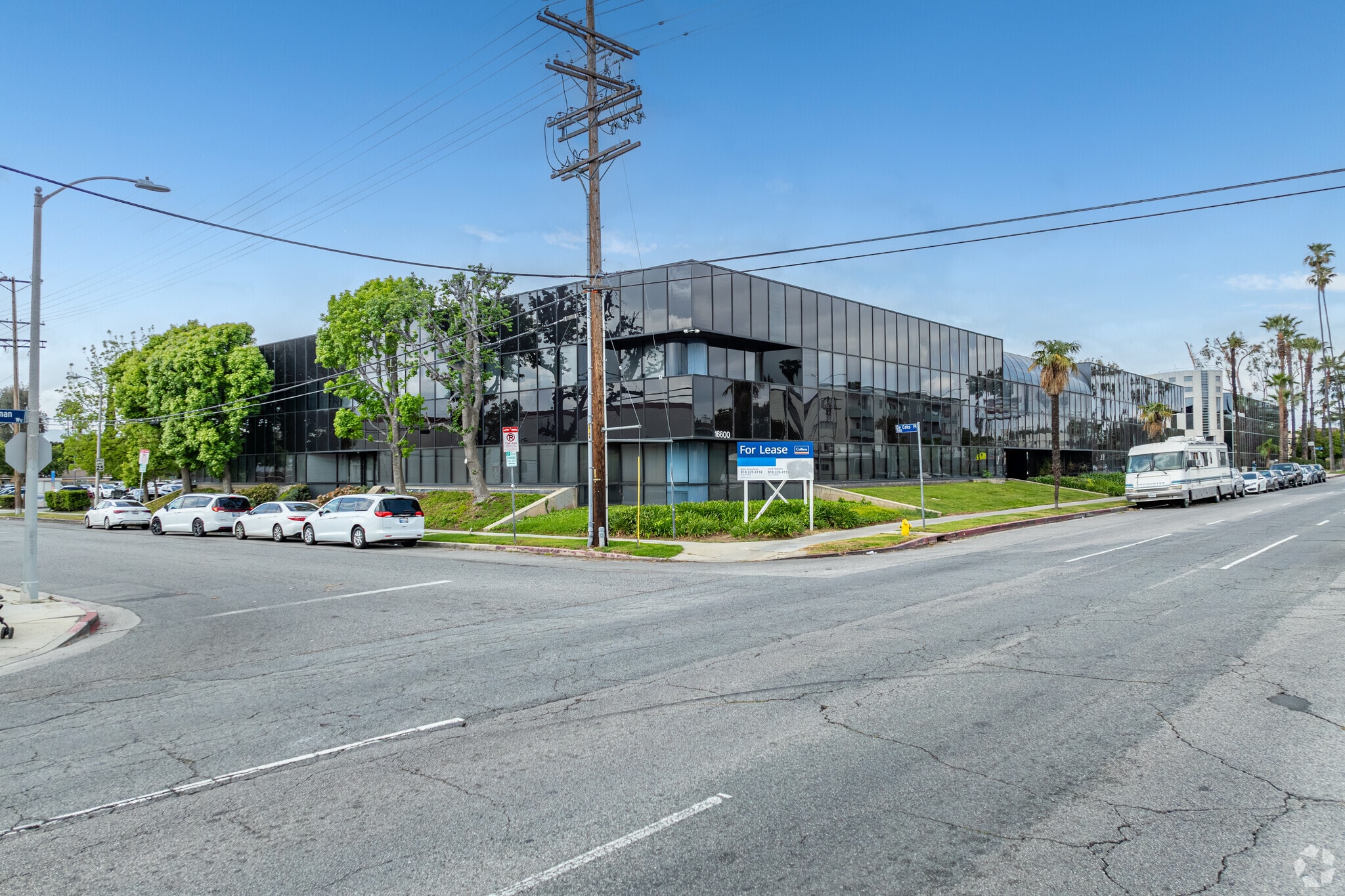 16600 Sherman Way, Van Nuys, CA for lease Building Photo- Image 1 of 16
