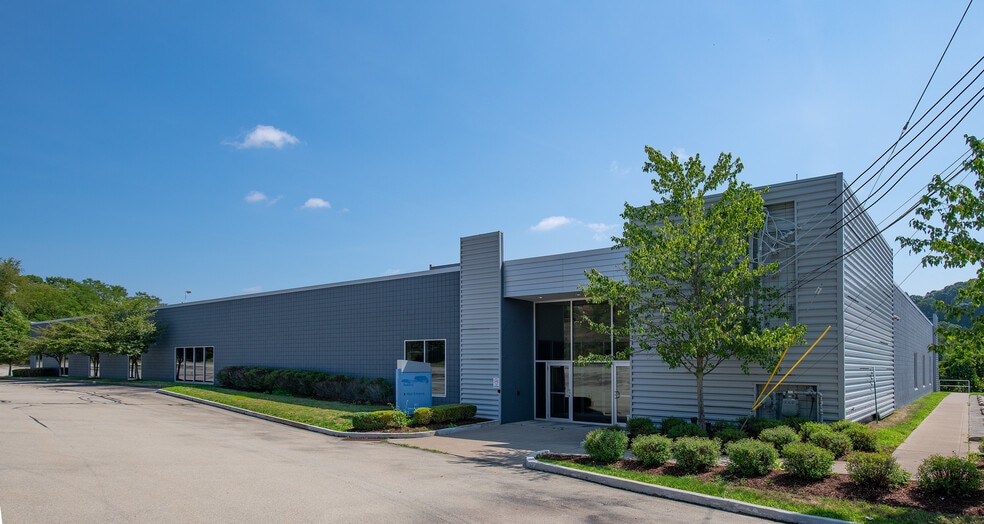 801 Presque Isle Dr, Plum, PA for lease - Building Photo - Image 2 of 13