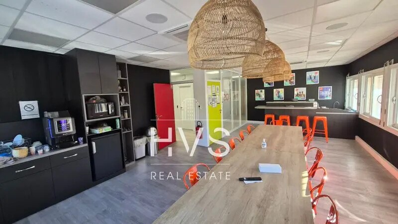 Office in Vitrolles for lease - Interior Photo - Image 3 of 9