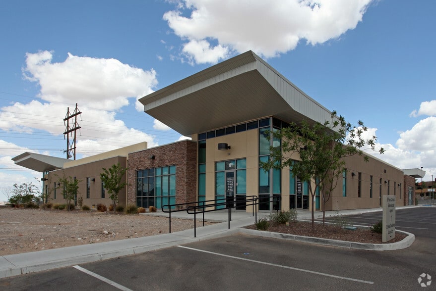 4301 N Mesa St, El Paso, TX for lease - Building Photo - Image 1 of 44