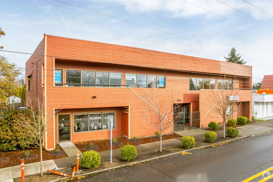 7025 N Lombard St, Portland, OR for lease - Building Photo - Image 2 of 22