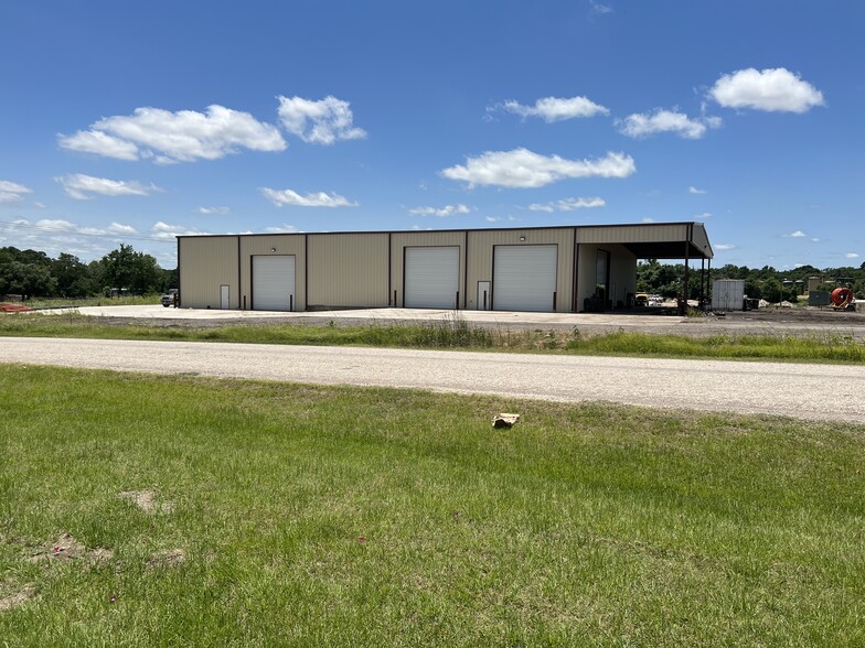 7066 Raymond Stotzer Pky, College Station, TX for lease - Primary Photo - Image 1 of 8