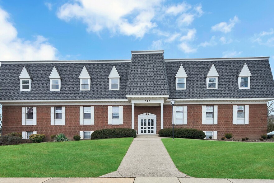 573 Valley Rd, Wayne, NJ 07470