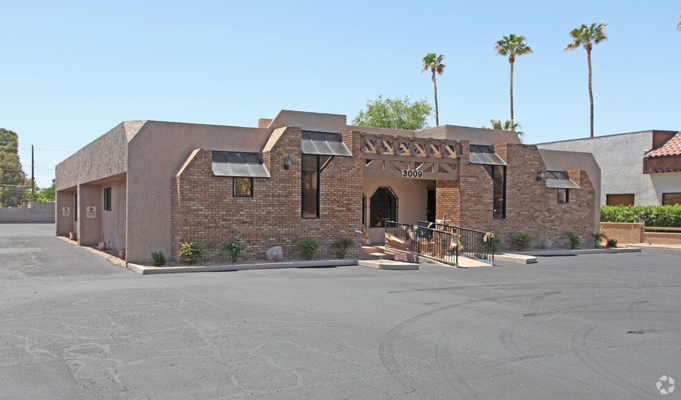 3009 W Charleston Blvd, Las Vegas, NV for lease - Building Photo - Image 3 of 16