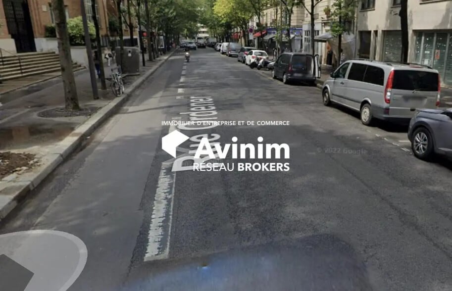 Retail in Paris for lease - Building Photo - Image 2 of 2