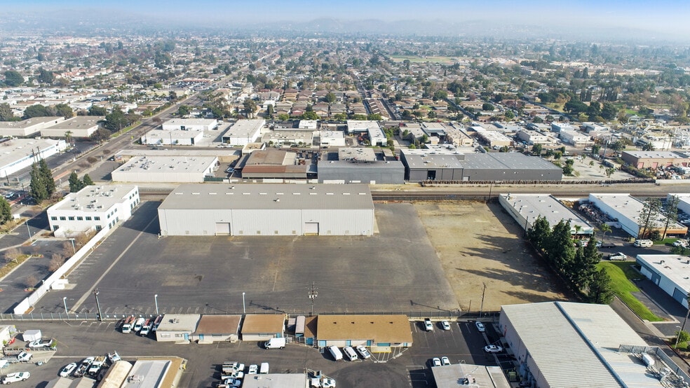 500 W Collins Ave - 6.03 Acres portfolio of 2 properties for sale on LoopNet.com - Aerial - Image 3 of 3