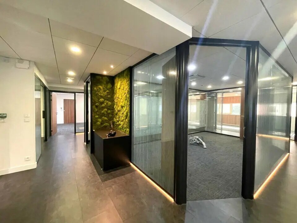 Office in Villeneuve-Loubet for lease Interior Photo- Image 1 of 13