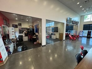 10400 Meridian Center Pky, Fort Myers, FL for lease Interior Photo- Image 1 of 2