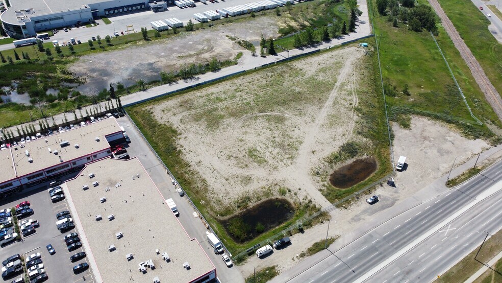 5805 17 Ave SE, Calgary, AB for sale - Aerial - Image 3 of 4