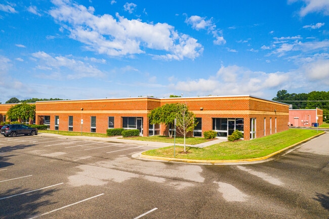 More details for 16001-16071 Continental Blvd, Colonial Heights, VA - Flex for Lease