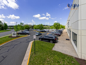 3656 Centerview Dr, Chantilly, VA for lease Building Photo- Image 1 of 25