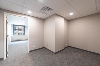 8 S Michigan Ave, Chicago, IL for lease Interior Photo- Image 2 of 4