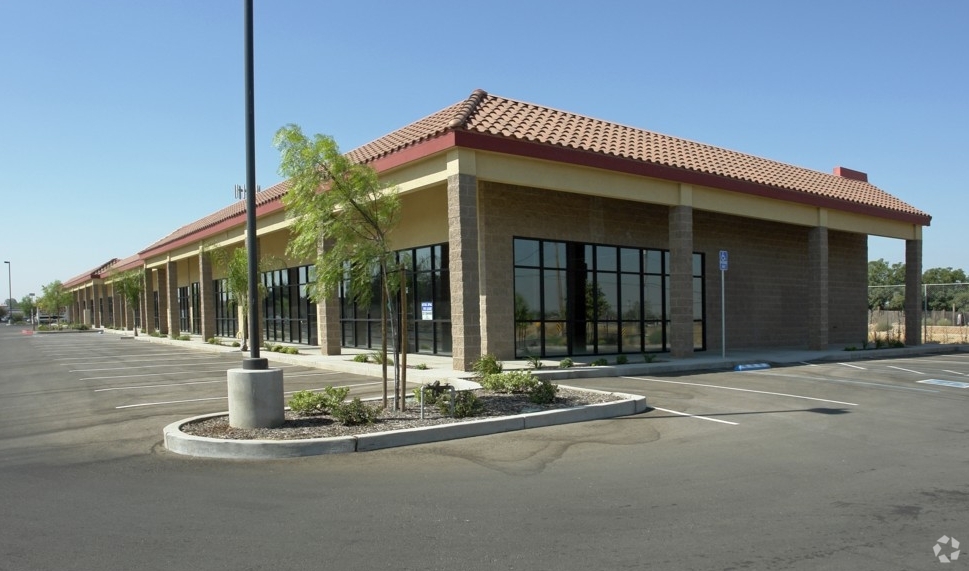 1410 Country Club Dr, Madera, CA for lease - Building Photo - Image 1 of 4