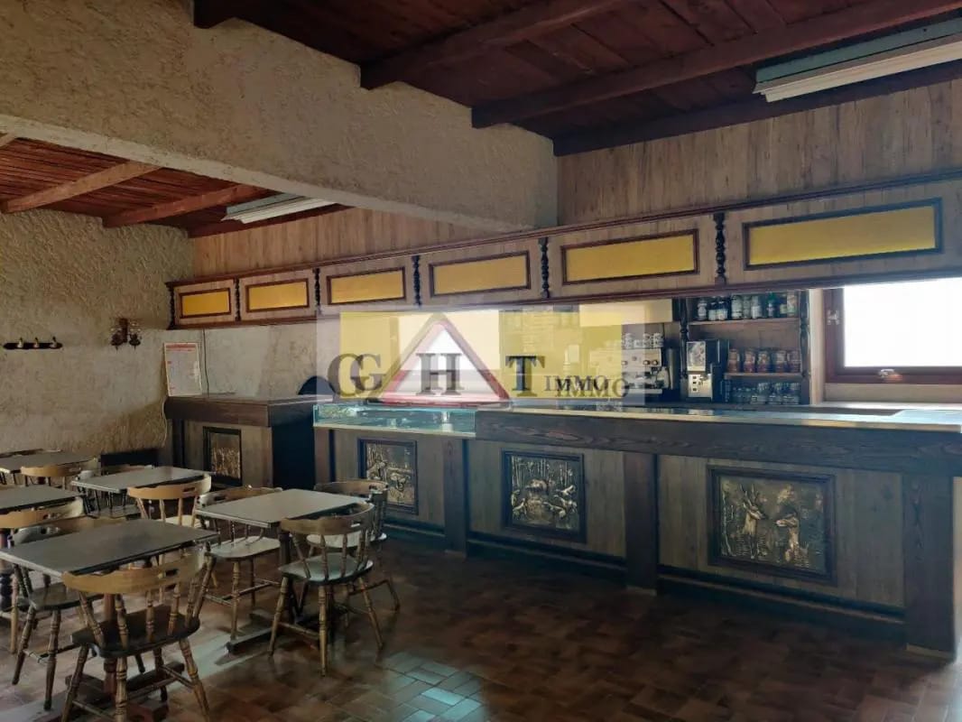 Retail in Nice for sale Interior Photo- Image 1 of 7