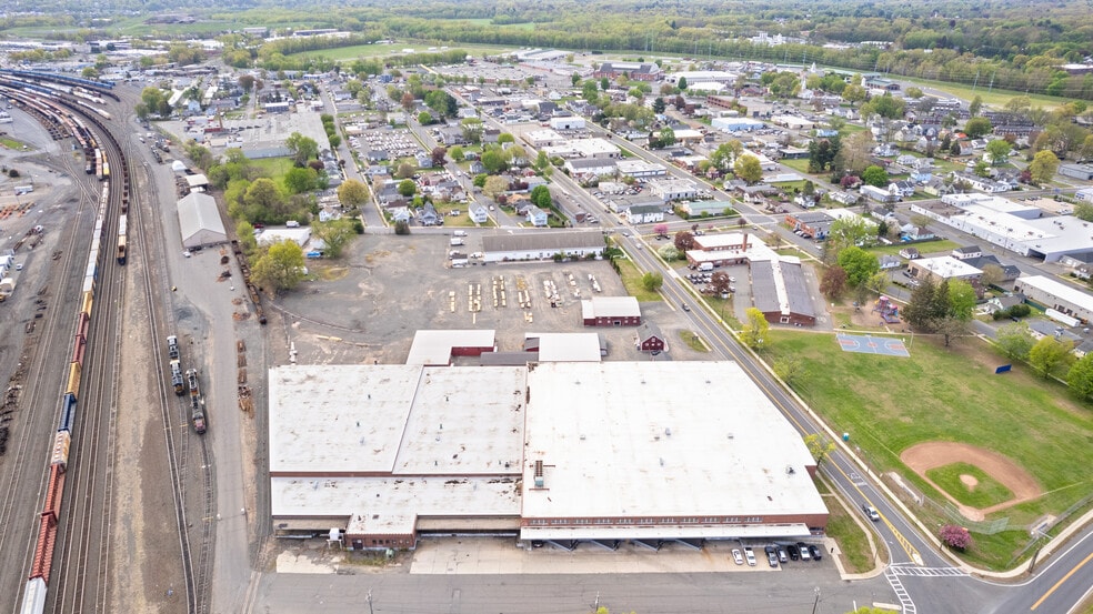 26 Sears Way, West Springfield, MA for sale - Building Photo - Image 2 of 34