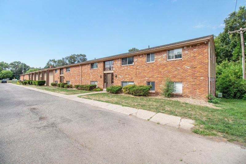 2375 S Commerce Rd, Walled Lake, MI for sale Building Photo- Image 1 of 1