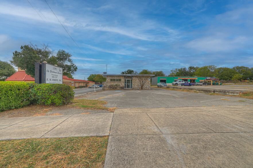 1201 Pat Booker Rd, Universal City, TX for sale - Building Photo - Image 1 of 18