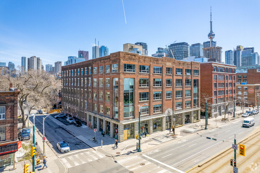 215 Spadina Ave, Toronto, ON for lease - Building Photo - Image 2 of 22