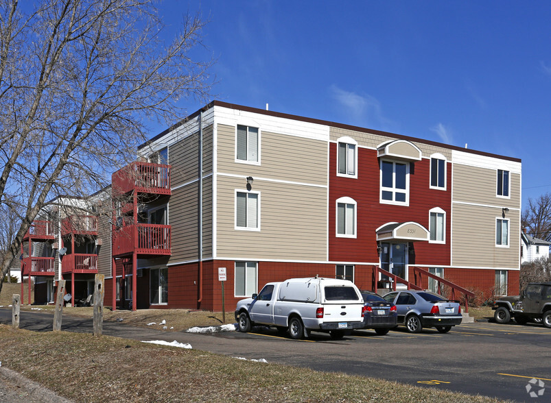 8331 Linden St, Rockford, MN for sale - Primary Photo - Image 1 of 1