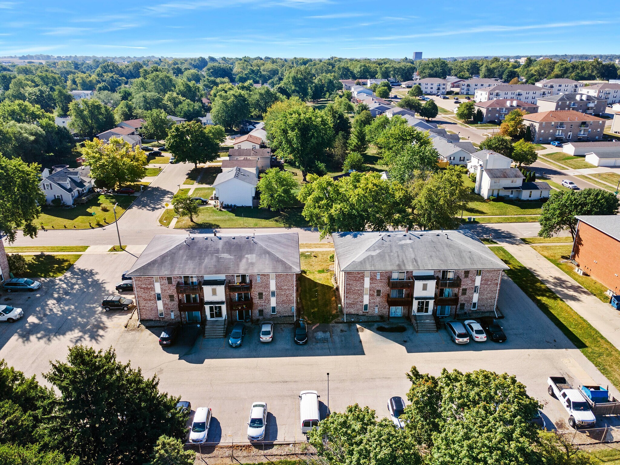 2004 Rainbow Ave, Bloomington, IL for sale Building Photo- Image 1 of 7
