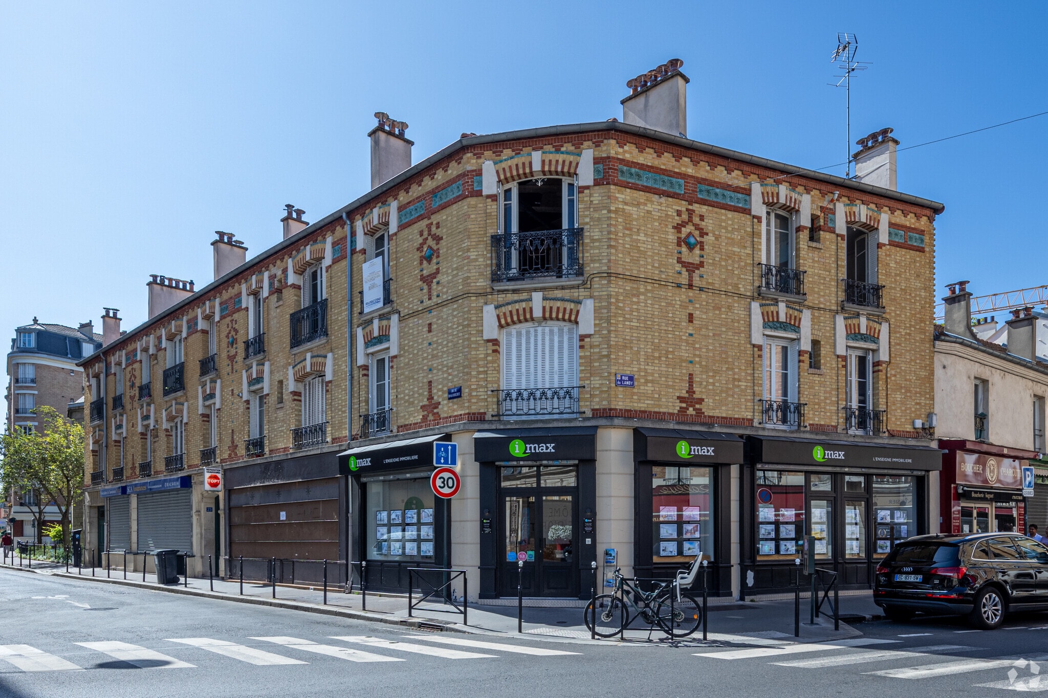 23 Rue Dagobert, Clichy for lease Primary Photo- Image 1 of 3