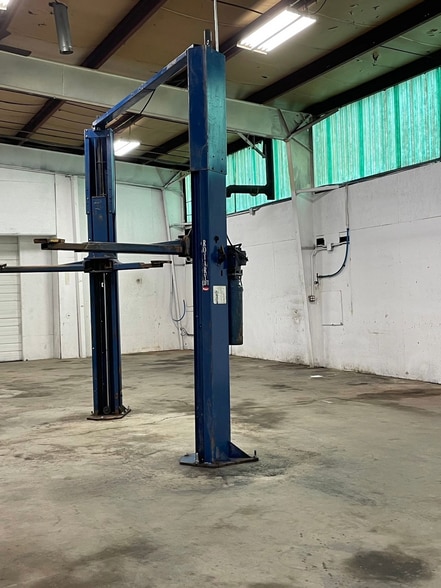 910 Hall Ave, Elkhart, IN for lease - Interior Photo - Image 3 of 4