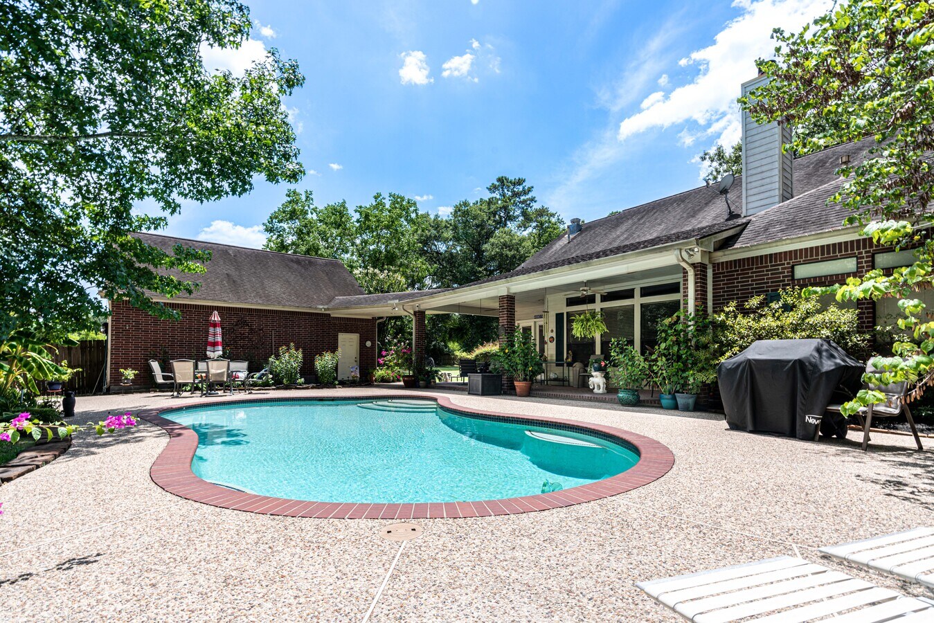 15567 Old Conroe Rd, Conroe, TX 77384