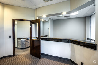 8030 W 151st St, Overland Park, KS for lease Interior Photo- Image 2 of 9