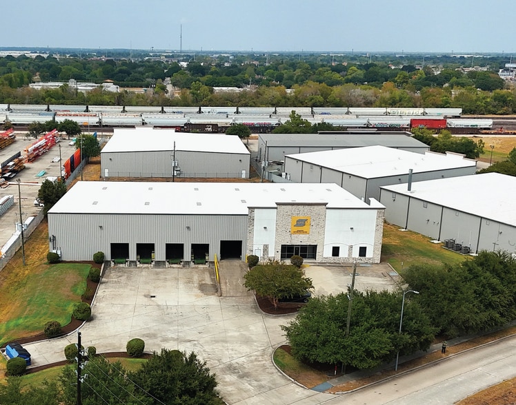 7310 West Rd, Houston, TX for lease - Building Photo - Image 1 of 7