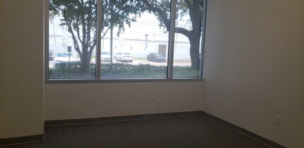 9800 Centre Pky, Houston, TX for lease Interior Photo- Image 2 of 2