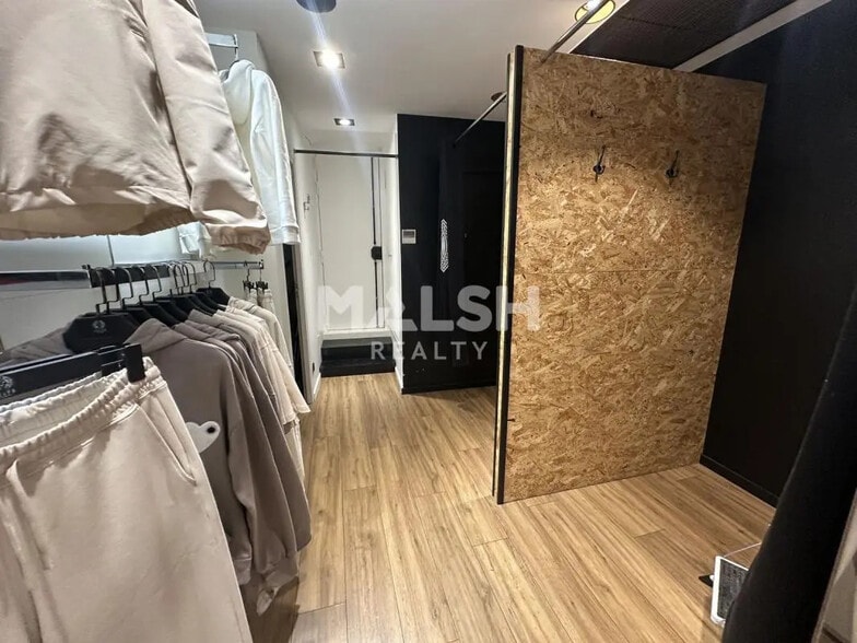 Retail in Lyon for lease - Interior Photo - Image 3 of 5