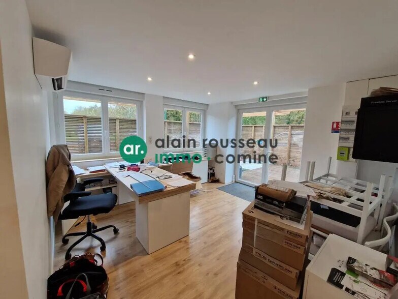 Office in Le Plessis-Grammoire for lease - Interior Photo - Image 2 of 2