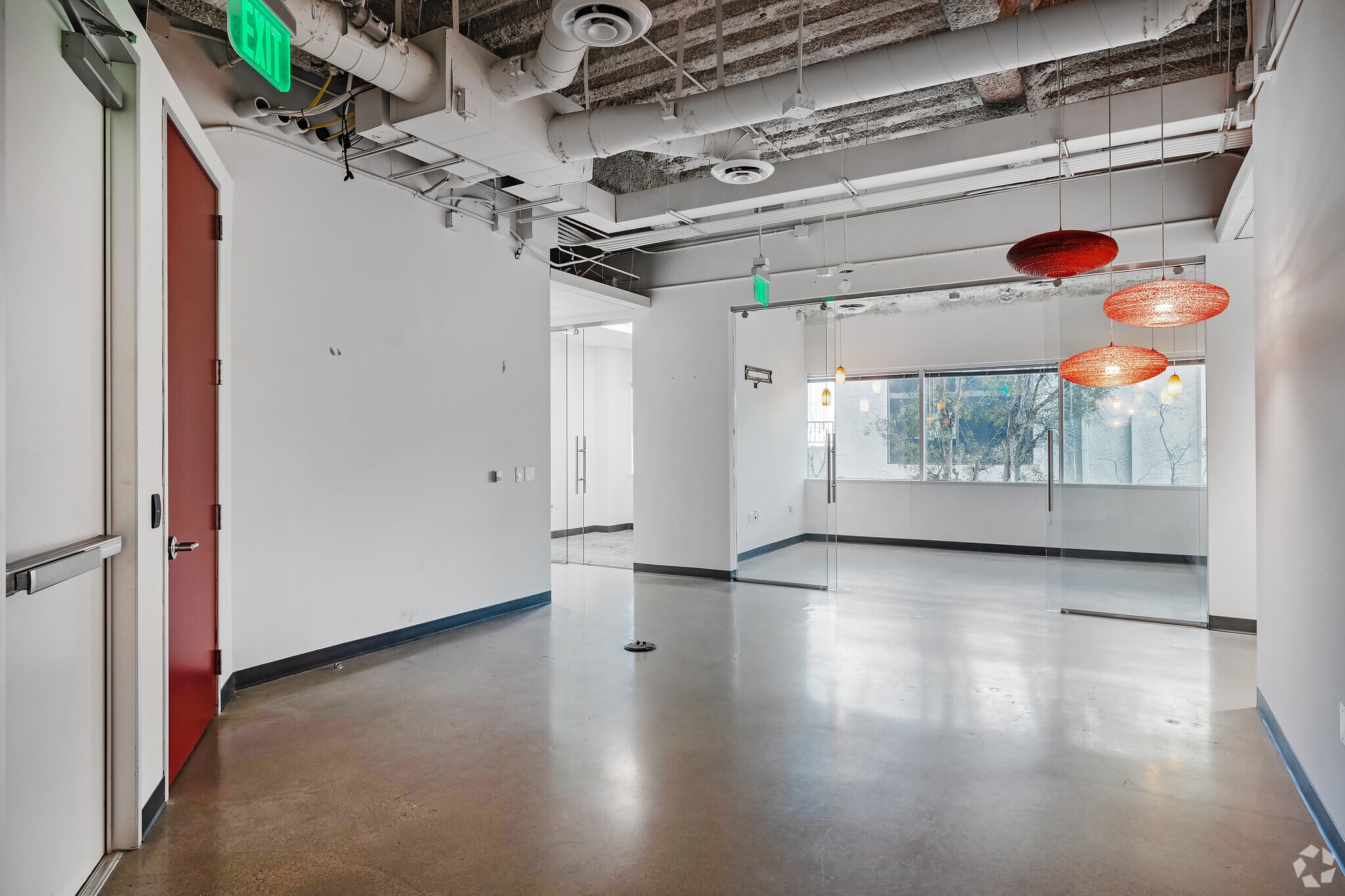 1640 S Sepulveda Blvd, Los Angeles, CA for lease Interior Photo- Image 1 of 7