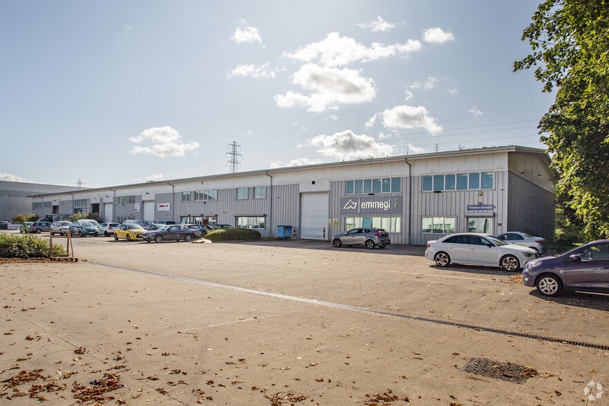 Spitfire Clos, Coventry for lease - Primary Photo - Image 1 of 4