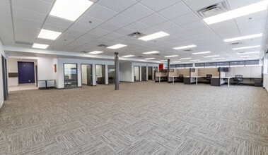 360 Holiday Inn Dr, Cambridge, ON for lease Building Photo- Image 1 of 9