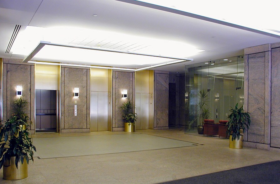 1 Washington St, Boston, MA for sale - Lobby - Image 1 of 1